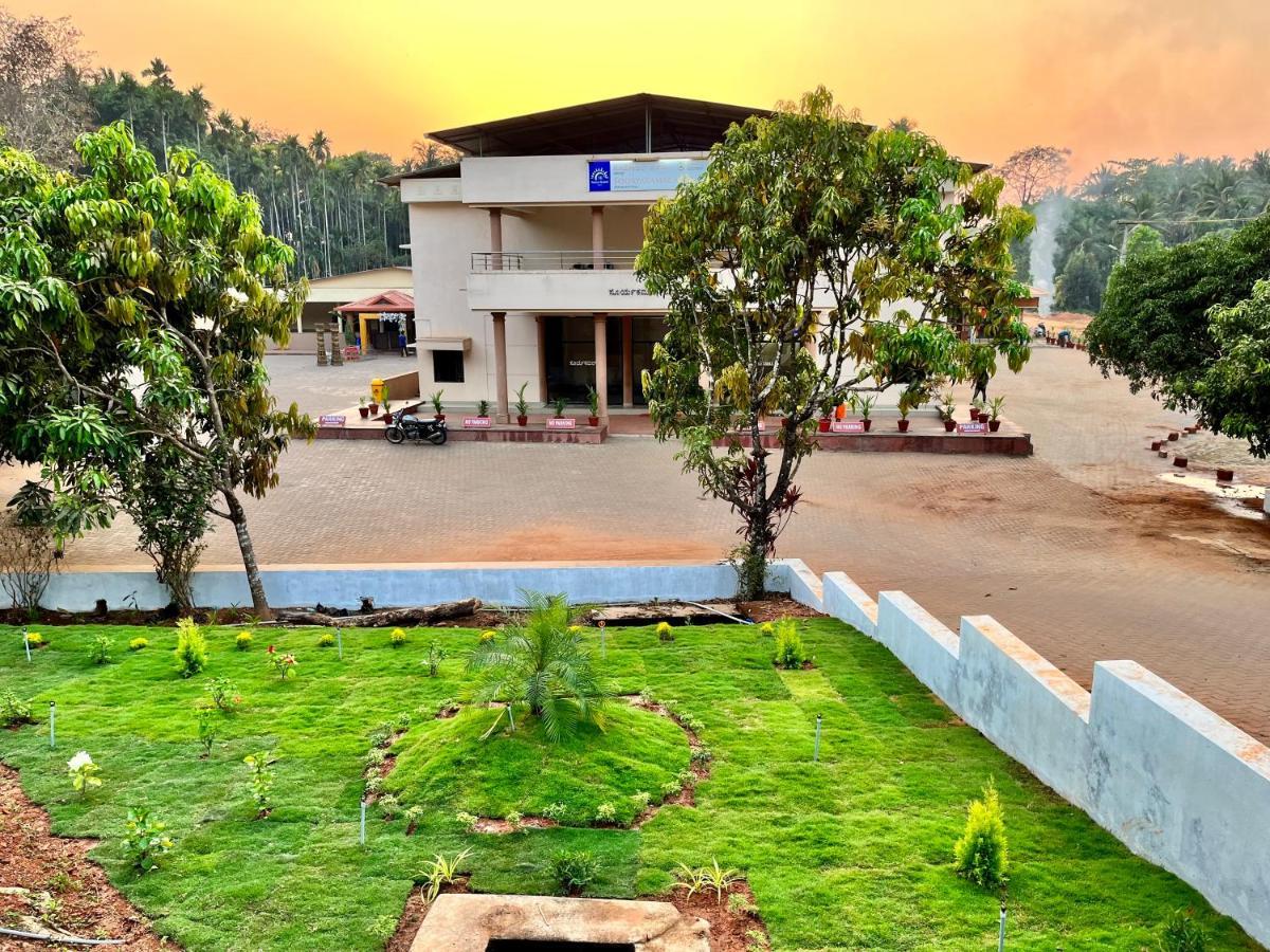 Sooryakamal Mahal Hotel Dharmastala Exterior foto